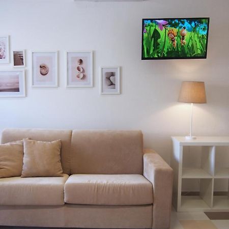 Le Rose Beach & Suites Appartamenti Fronte Mare A Villarosa Martinsicuro Bagian luar foto