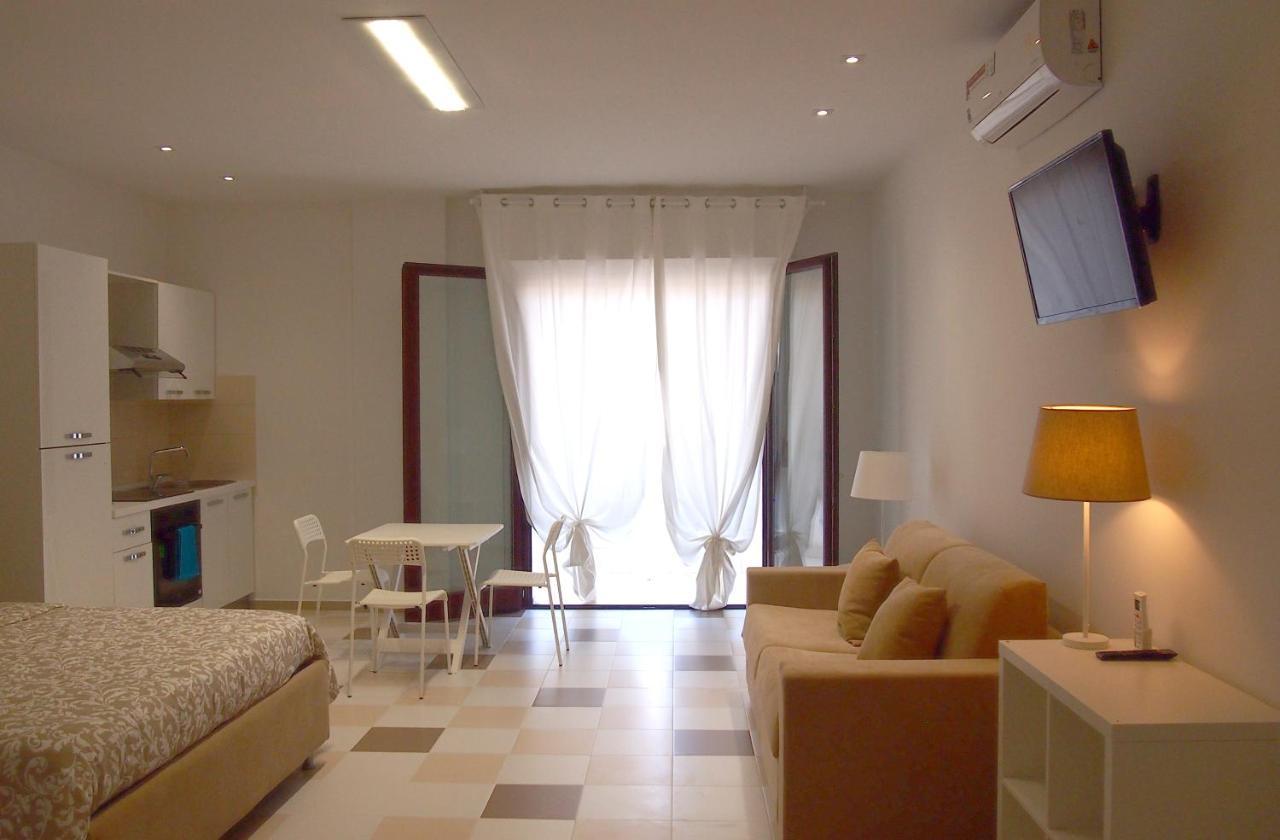 Le Rose Beach & Suites Appartamenti Fronte Mare A Villarosa Martinsicuro Bagian luar foto