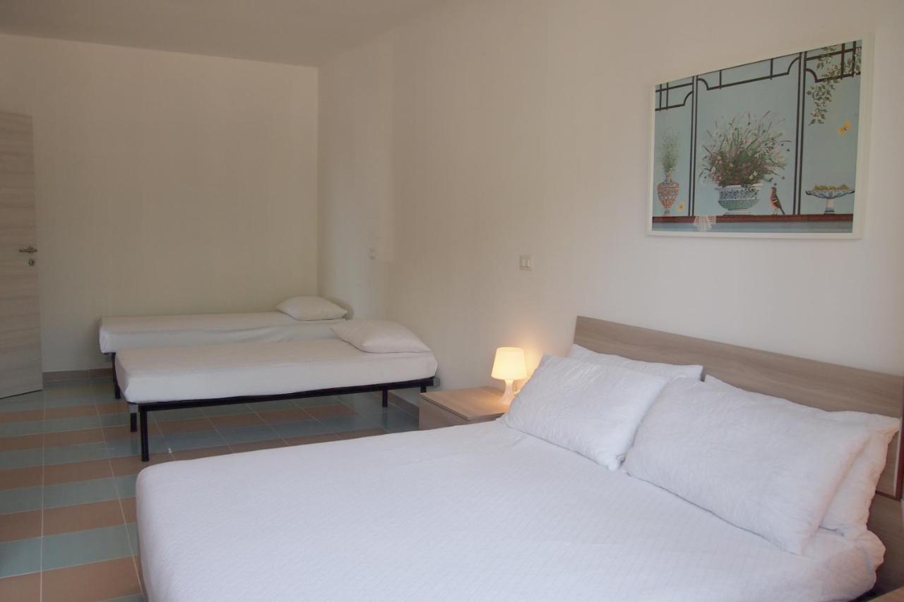 Le Rose Beach & Suites Appartamenti Fronte Mare A Villarosa Martinsicuro Bagian luar foto