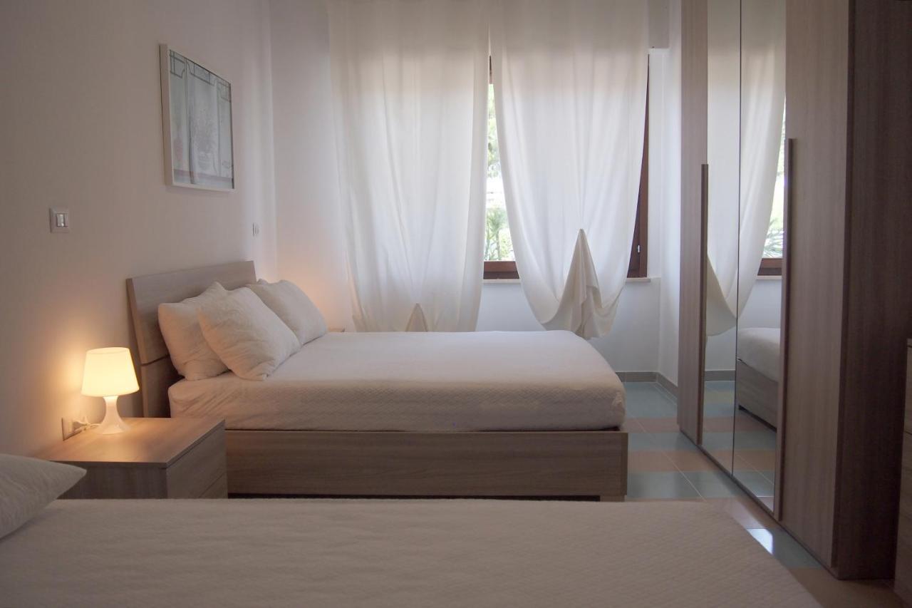 Le Rose Beach & Suites Appartamenti Fronte Mare A Villarosa Martinsicuro Bagian luar foto
