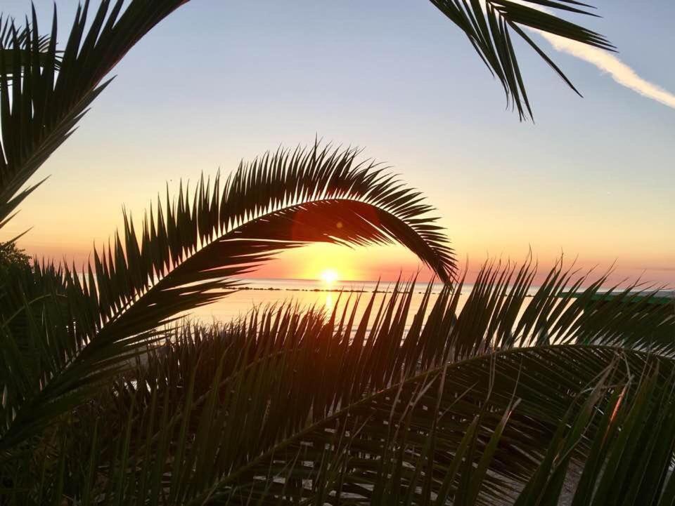 Le Rose Beach & Suites Appartamenti Fronte Mare A Villarosa Martinsicuro Bagian luar foto