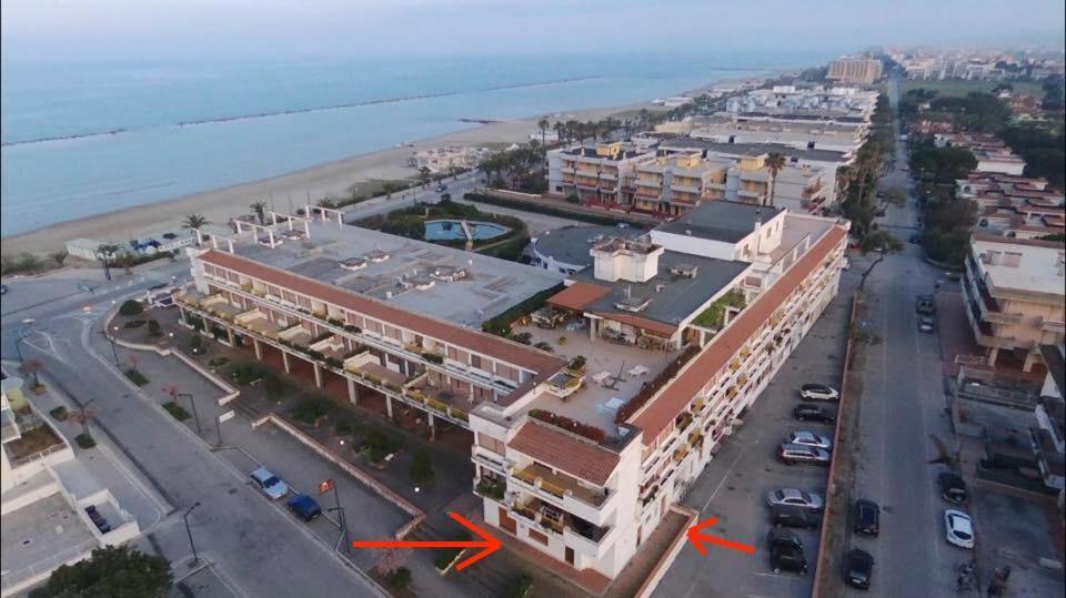Le Rose Beach & Suites Appartamenti Fronte Mare A Villarosa Martinsicuro Bagian luar foto